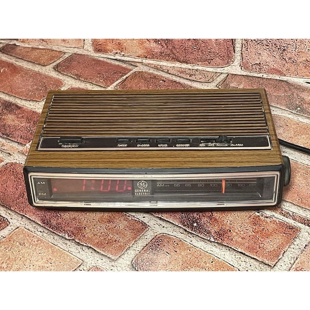 Vtg GE General Electric 7-4625F Wood Grain Digital Alarm Clock Radio AM/FM Works
